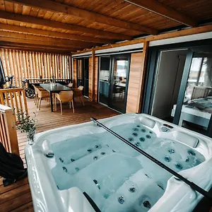 Sea House Shade, Pool & Jacuzzi - Privilege Point & , Selce Kroatien